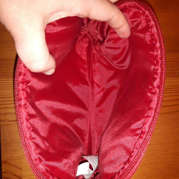 *Flash Sale half off lowerst price* Lula red vanity pouch - Picture 3 of 3
